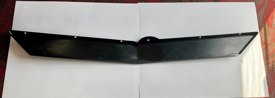 Alerón delantero de plástico Dynacorn 1967-1968 Chevy Camaro Foto 2 de 4