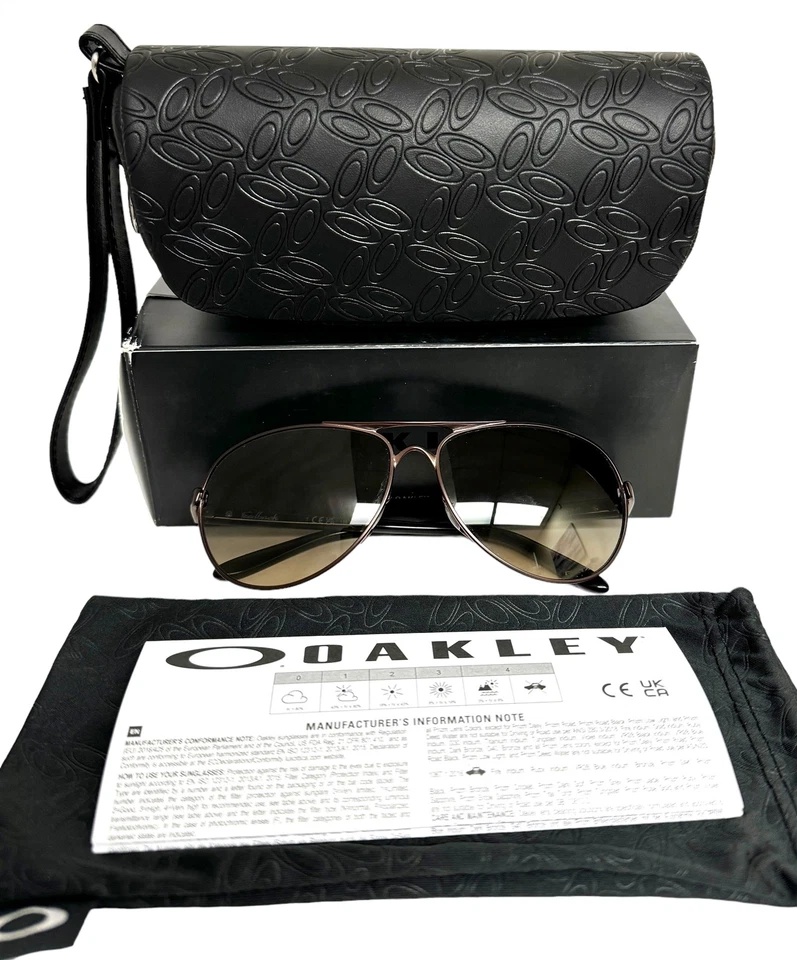 Gafas de sol Oakley Feedback OO4079-48 satinado garnacha Prizm negro degradado con estuche Foto 4 de 4