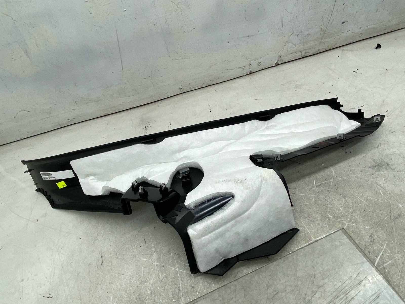 2015-2020 BENTLEY BENTAYGA REAR RIGHT LEFT LOWER C-PILLAR MOLDING PANEL SET x2