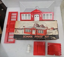 Vintage 1950s O Scale Plasticville Schoolhouse Building w/Box, SC-4, See Ad F3