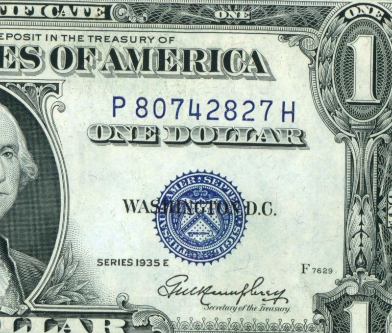 $1 1935 (( XF )) Silver Certificate Note ** ((1st of 2 consecutive))