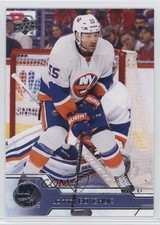 2016-17 Upper Deck Johnny Boychuk #369 0a4