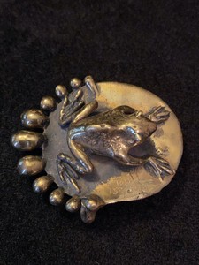 frog belt buckle