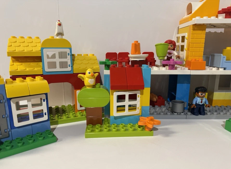 Enorme Lote de Juegos Mixtos Lego Duplo Casa Familiar Figuras Granja Piezas y Piezas Animales Foto 3 de 4