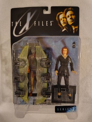 DANA SCULLY The Xfiles Agent With Odd Chamber Guy 98 NM