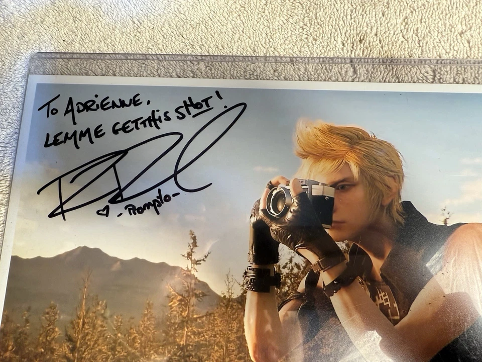 Foto assinada por Ray Chase Prompto Final Fantasy XV autógrafo FFXV dublador - Imagem 2 de 4
