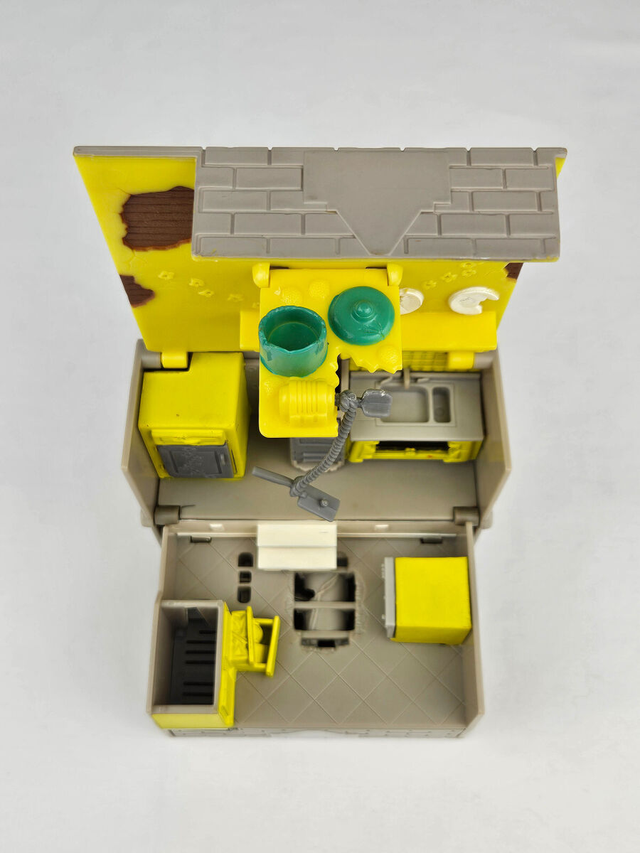 Small Soldiers Attack Zones! Kitchen Combat Site/Garage Small Soldiers Attack Zones! Kitchen Combat Site/Garage