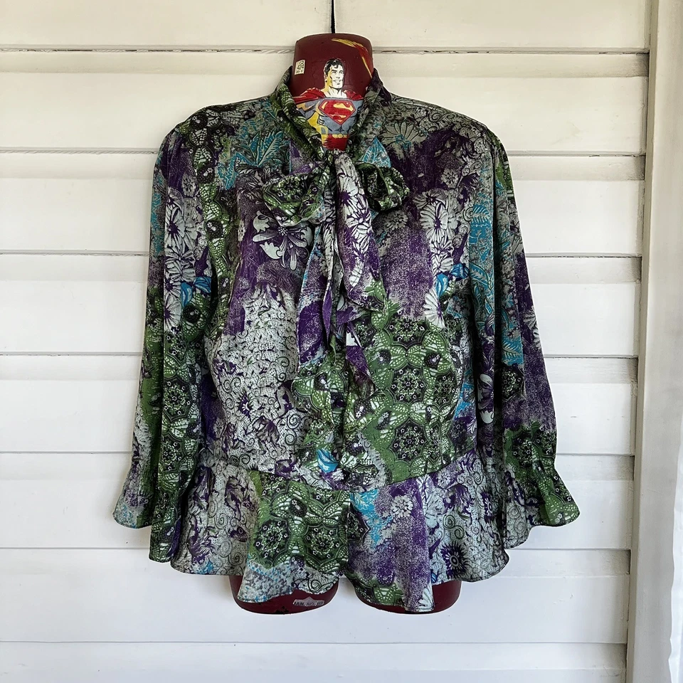 Blusa para mujer Violet & Claire New York talla L con lazo cuello abotonado Foto 2 de 4