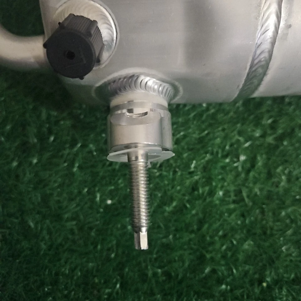 A/C Accumulator fits 2010-2014 GMC Sierra 2500 HD,Sierra 3500 HD Yukon,Yukon XL - Image 2 of 4