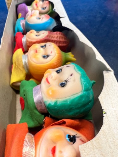 Vtg Anthropomorphic Weird Cragstan Vegetable Hand Puppets rubber/cloth IN BOX - Picture 20 of 24