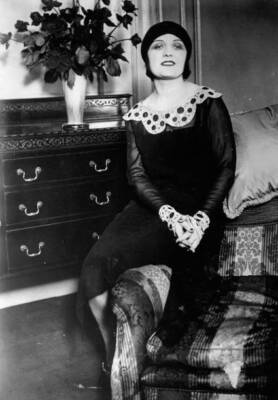The Polish actress Pola Negri in Berlin January 15th 1930 Old Photo