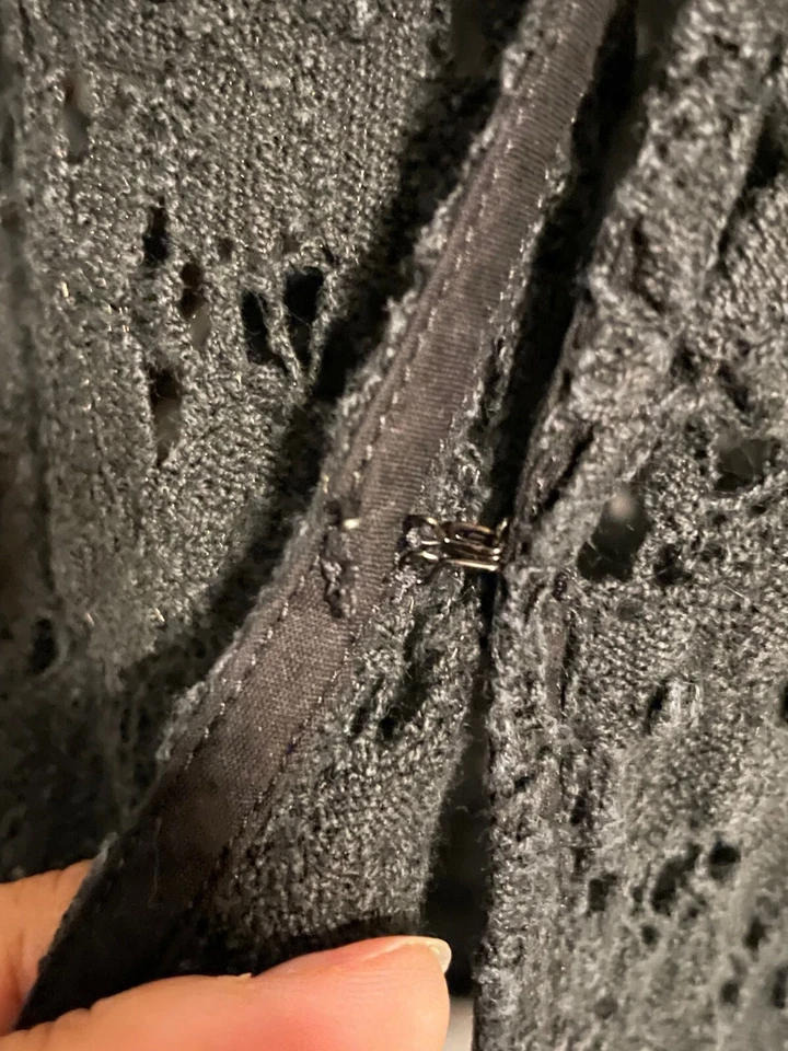 Vintage Banana Republic Womens Top Medium Black Floral Crochet Whimsigoth Y2K - Image 3 of 4