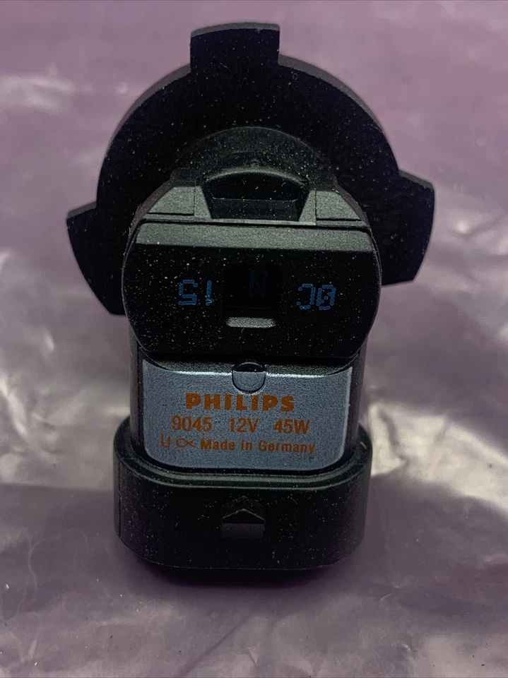 Bombilla antiniebla Eiko 9045 - lámpara estándar para vehículos enumerados en la tabla a continuación Foto 3 de 4