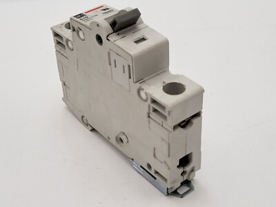 Cutler-Hammer WMS1C10 DIN Rail Circuit Breaker 10A 240V 1P 1PH Type WMS 10 Amp