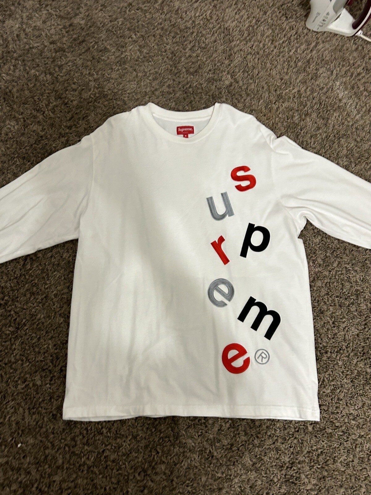 authentic supreme t shirt medium - image 1