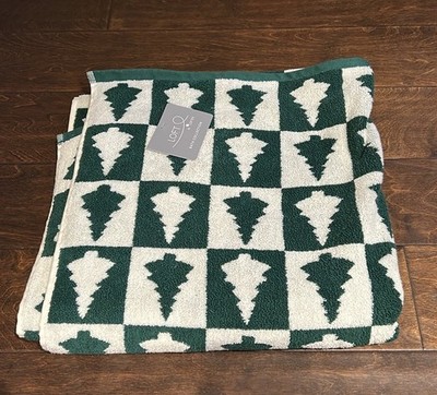 Loft Christmas Trees Green & White Bathroom Cotton Bath Towel Set of 2 NEW
