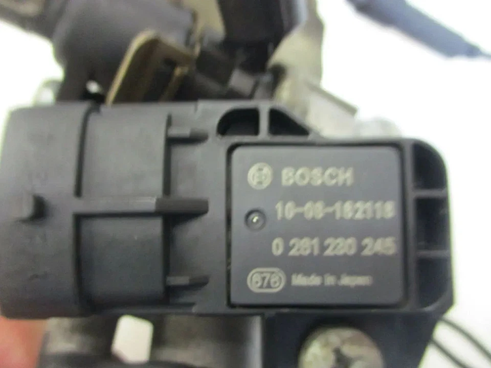 7. KTM RC 125 DUKE IS Bj.11 Drosselklappe Dellorto Einspritzdüse Gaszug sensoren - Bild 4 von 4