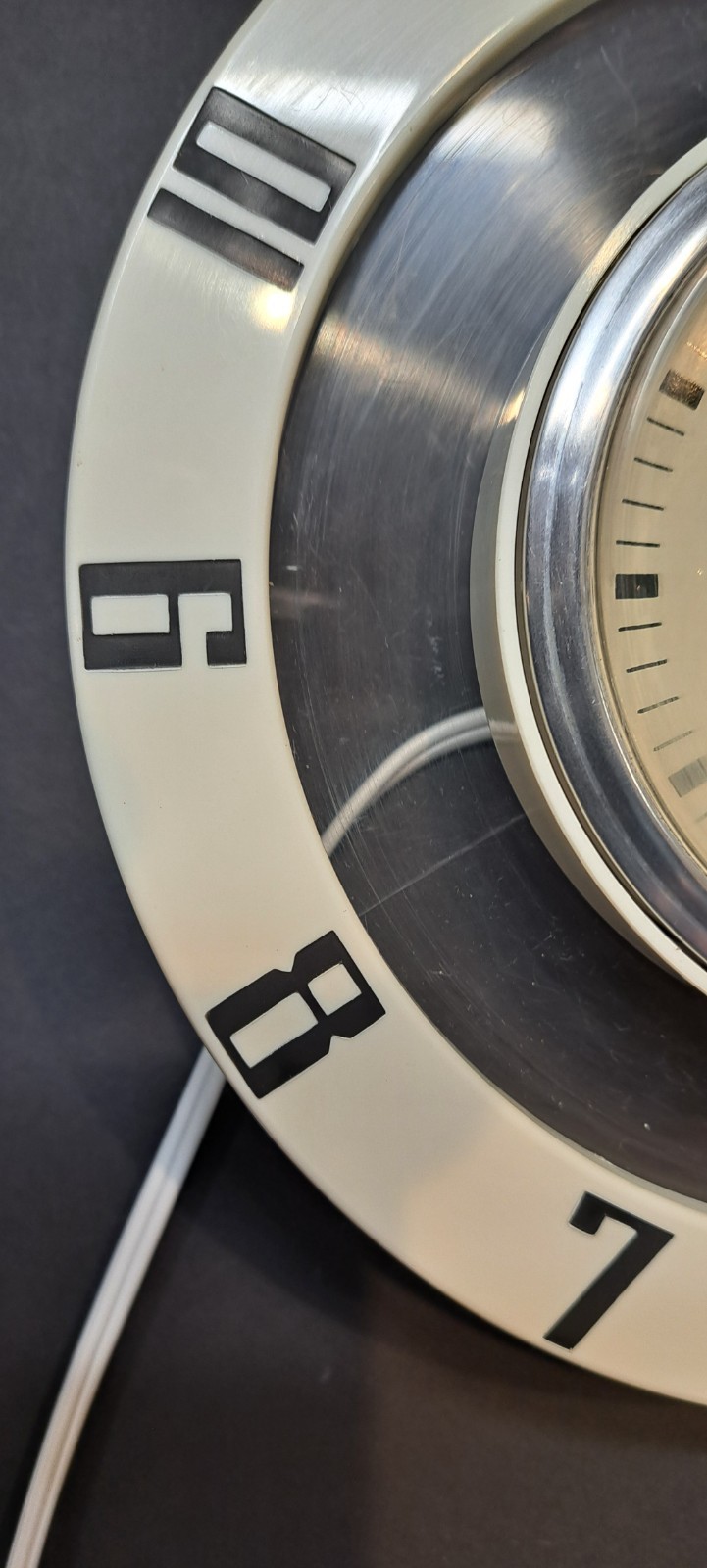 Vintage Telechron / GE Clock, Timeless Classic Style, Runs Great, New Power Cord