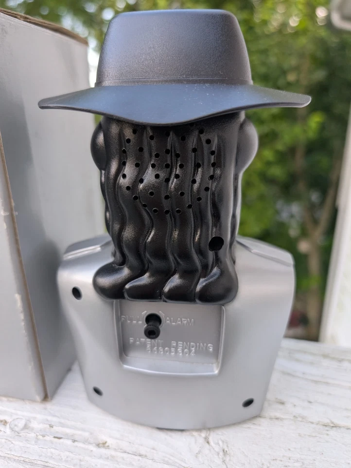 Relógio despertador robô estilizado estilo Michael Jackson vintage, prata com Fedora preto - Imagem 3 de 4