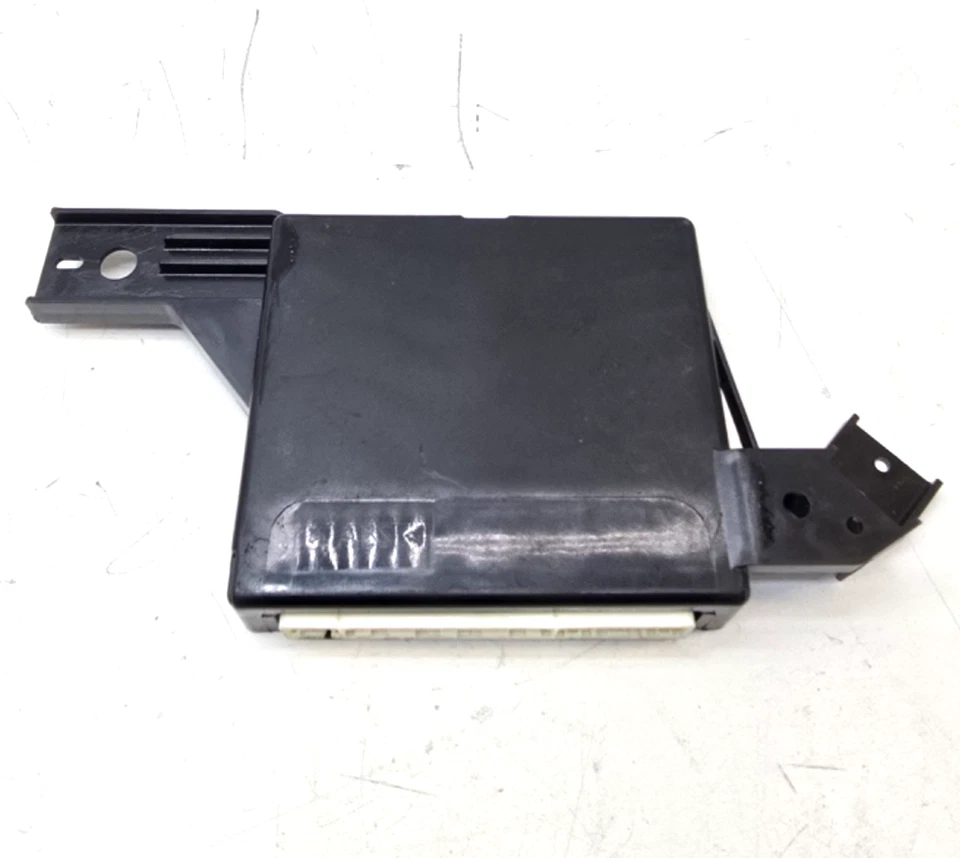 Toyota Sienna 2011–2013 A/C Amplifier Temperature Control Module 88650-08100 OEM - Image 2 of 3