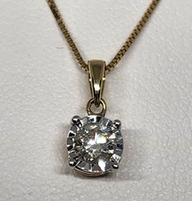 Stunning 10K Yellow Gold 1/3CTTW Diamond Pendant - 18" Chain