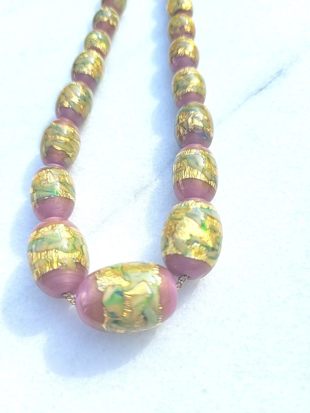 SALE! RAREST VINTAGE GOLD FOIL GREEN YELLOW MAUVE GLASS BEAD CHAIN NECKLACE SET - Image 4