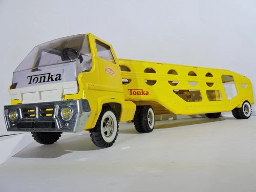 1960s VINTAGE Tonka Car Carrier No. 840 w/WW Tires Yellow EXC ORIGINAL CONDITION
