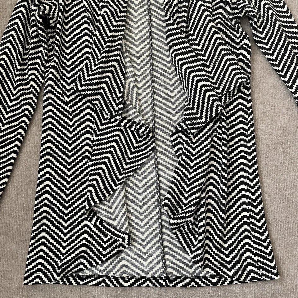 Cárdigan Skies Are Azul Mujer Pequeño Negro Blanco Cascada Frente Abierto Suéter Foto 3 de 4