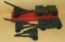 3 Orig. Old Marx FIELD CANNONS + 2 JEEPS To Battleground playsets etc