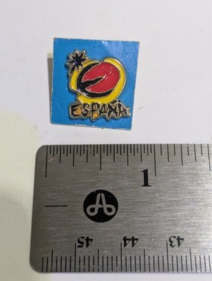 Espana Yellow Red Black Logo Pin Souvenir Tourist Momento Lapel Pin Que Lindo