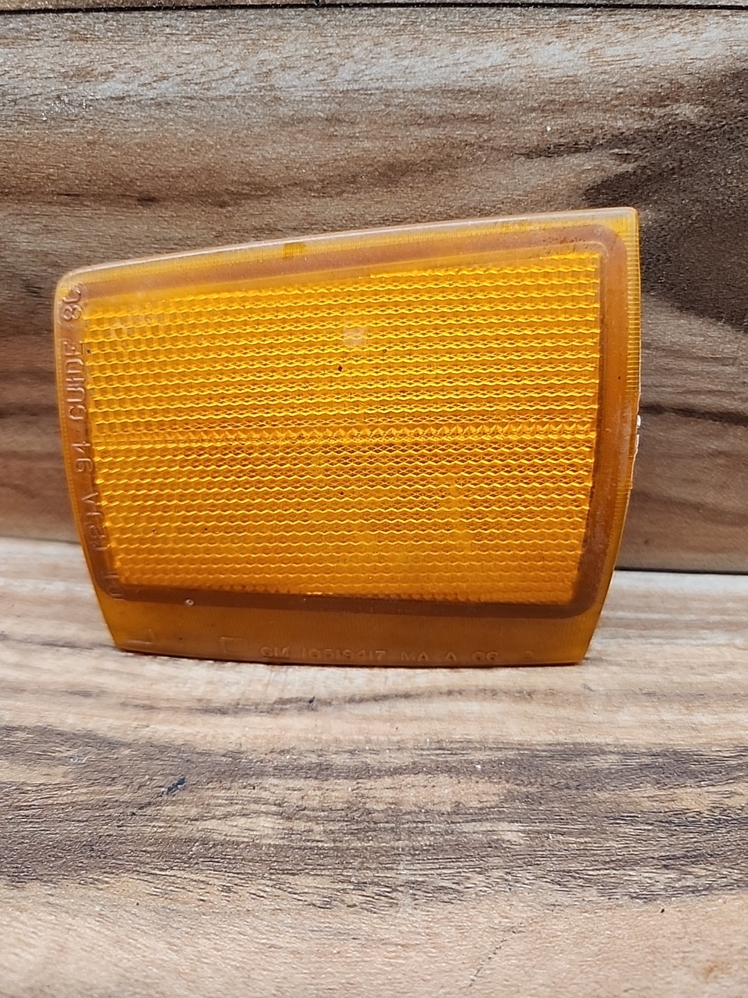 OEM GM 16519419 Left Upper Front Marker Lamp Lens 94-99 Truc
