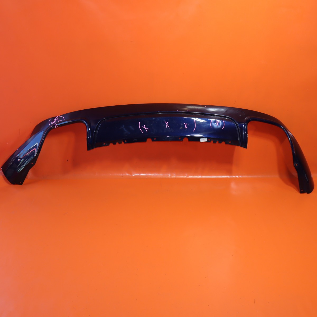 MASERATI LEVANTE REAR BUMPER DIFFUSER VALANCE 2016 2017 2018 670045348 DAMAGED