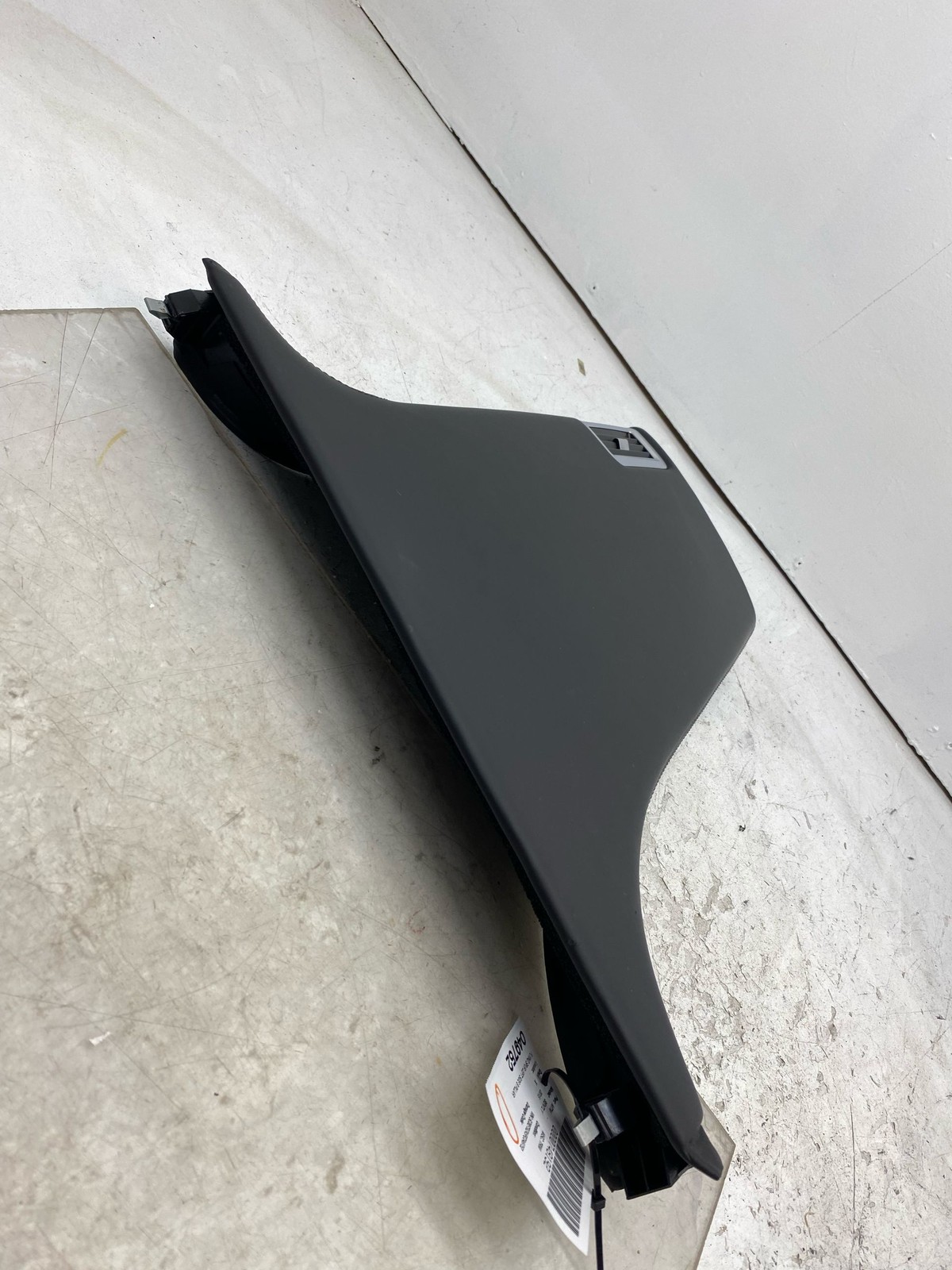Bentley Flying Spur 2013-2019 LEFT Pillar trim P/N 4W0867725