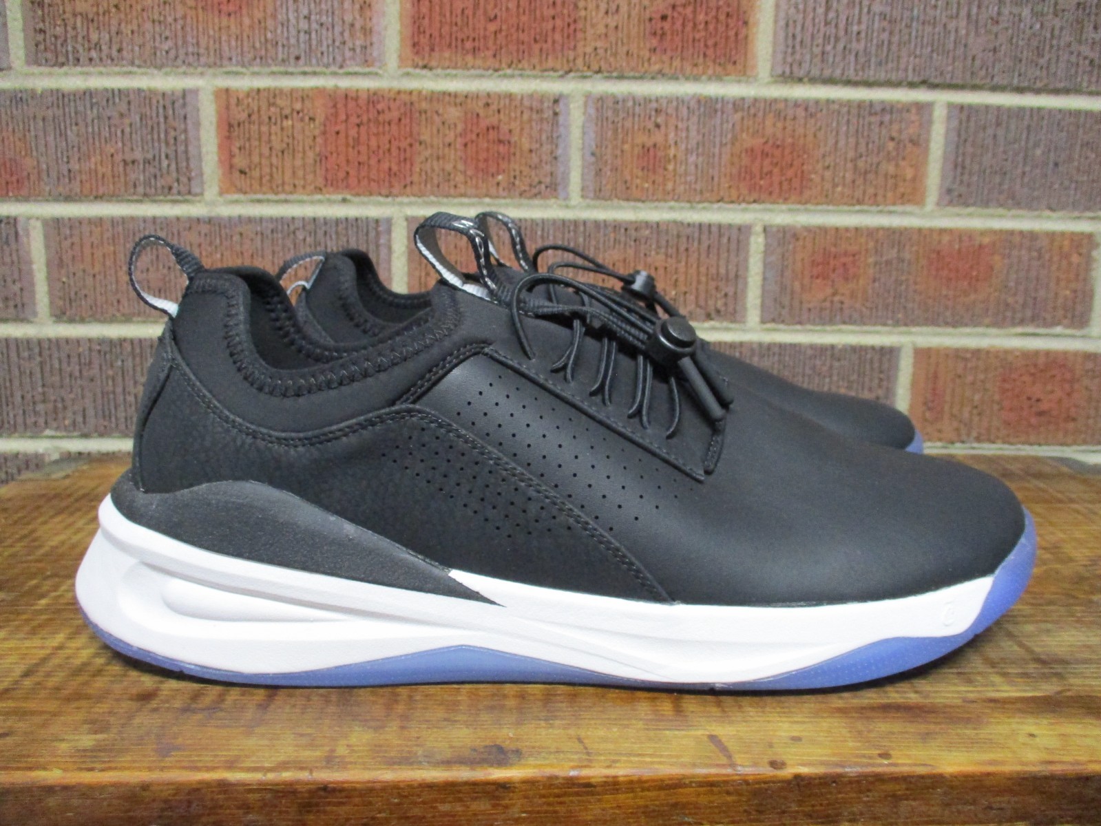 SAOLA Chiodi di garofano uomo 10 scarpe nere CL004 comode ammortizzate atletiche donna taglia 11 5