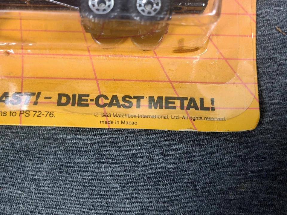 Matchbox Convoy Peterbilt Semi Truck with Federal Express Containers NIP - Image 3 of 4