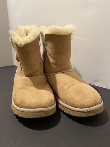 UGG Australia Bailey Button Suede Boots Size 4 Chestnut Brown F26011H - Picture 3 of 10