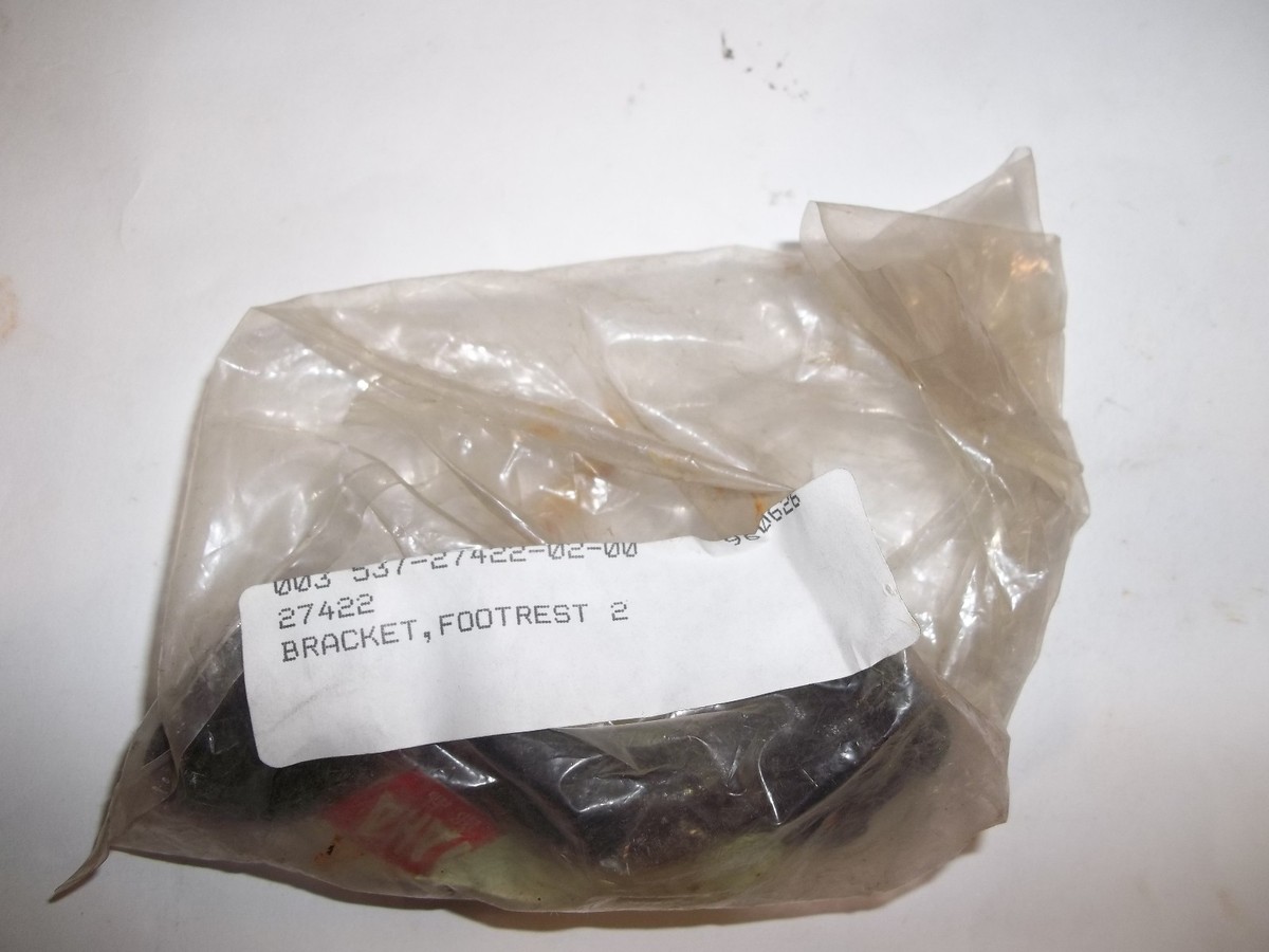 YAMAHA YZ125A FOOTREST BRACKET 2 537-27422-02-00 1974-1977 YZ125B