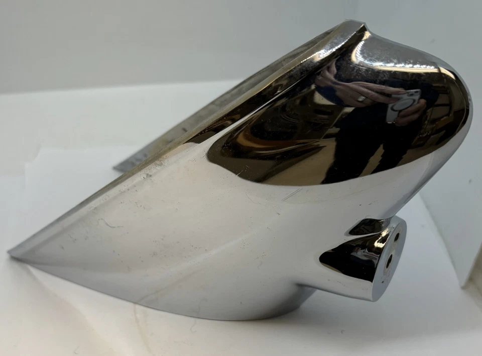 1961 Desoto Adventurer 左侧上尾灯镀铬外壳 2189677 NOS — 第 3/4 张图片