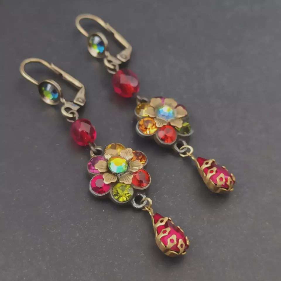 Pendientes Michal Negrin Tonos Rojos Flor Sandía Cristales Pasarela De Colección Largos Foto 2 de 4