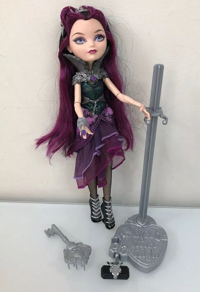 Ever After High First Chapter Raven Queen Doll With Bag And Doll Stand HTF