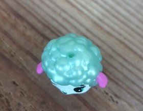 Hatchimals CollEGGtibles Spring Basket Series Lamblet Lamb Aquamarine & Pink Toy