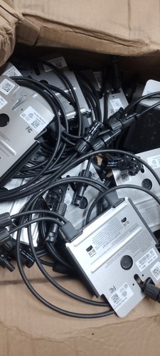 Lot of 15 NEW Solaredge P320-5NC4ARS 320V Solar Power Optimizer read