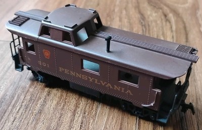 HO Scale Pemco Rail System 3404-002 36' Caboose Car Pennsylvania R.R