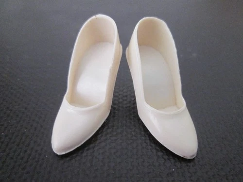 Vintage Barbie Shoes ~ Bone Off White Closed Toe CT JAPAN High Heels