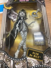 Poupée de collection Monster High Reel Drama Cleo de Nile en noir et blanc Matte