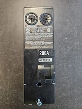  Siemens QN2200RH 2 Pole 200A 120 240V Type QNRH Plug In Main Circuit Breaker