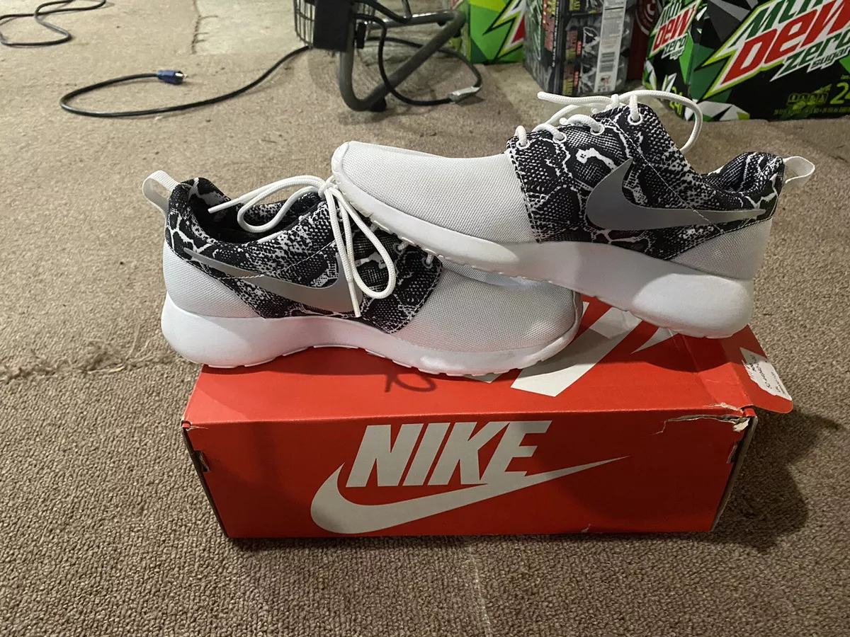 Womens roshe sales run print