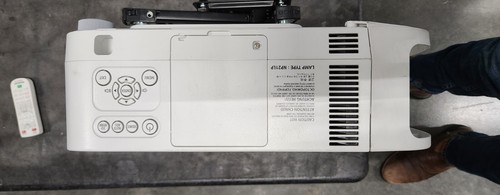 NEC NP-PA521U PROJECTOR, 5200 LUMENS 2160p Resolution 4k 3D - Picture 3 of 5
