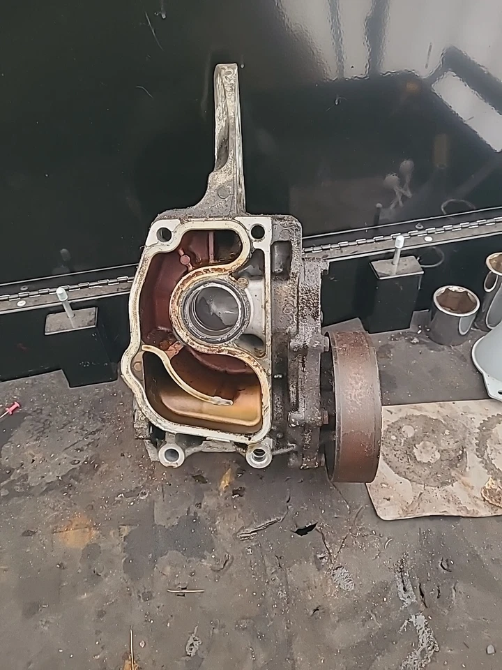 2002-2006 Acura Rsx Base K20a3 Water Pump Housing - Image 2 of 4