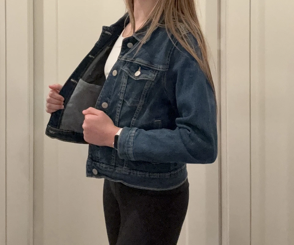 Chaqueta de jean Old Navy para niñas Foto 2 de 4